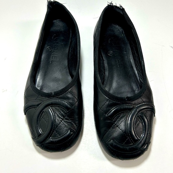CHANEL Cambon Line Flat Shoes Leather Enamel Coco Mark CC Logo Size 7.5 Black - Picture 1 of 16
